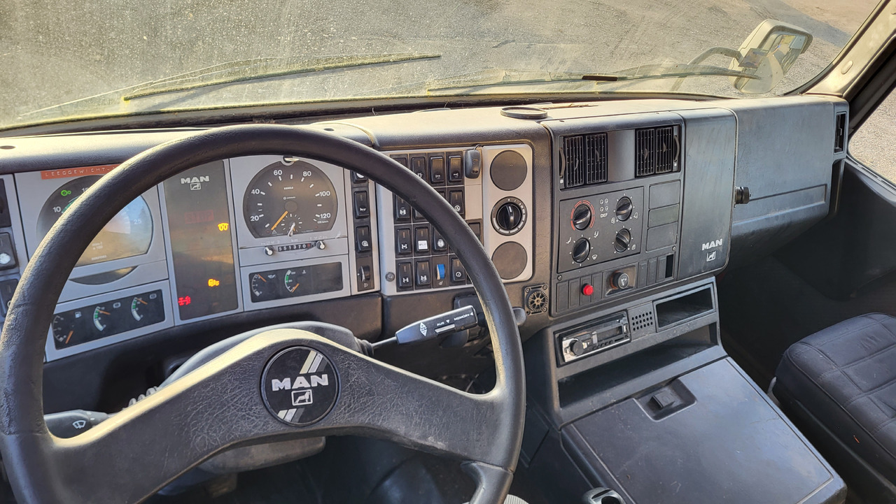 Самосвал для транспортировки сыпучих материалов MAN 33.414 6X6 HIAB 102 33.414: фото 43