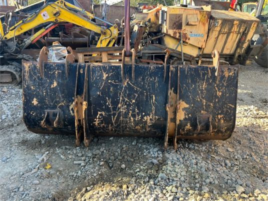 Godet chargeur pour Tracto - Ковш: фото 4 Godet chargeur pour Tracto - Ковш: фото 4