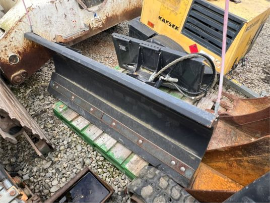 Lame de déneigement Bobcat - Отвал для снега: фото 1 Lame de déneigement Bobcat - Отвал для снега: фото 1