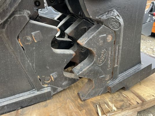 Pulvérisateur pour pelle de 38T à 55T - Гидроножницы: фото 5 Pulvérisateur pour pelle de 38T à 55T - Гидроножницы: фото 5