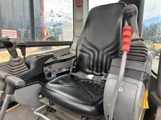 Гусеничный экскаватор Volvo ECR88D: фото 7