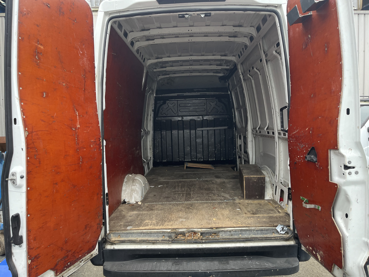 Iveco 35-180 35s18 11M3 - Цельнометаллический фургон: фото 5 Iveco 35-180 35s18 11M3 - Цельнометаллический фургон: фото 5