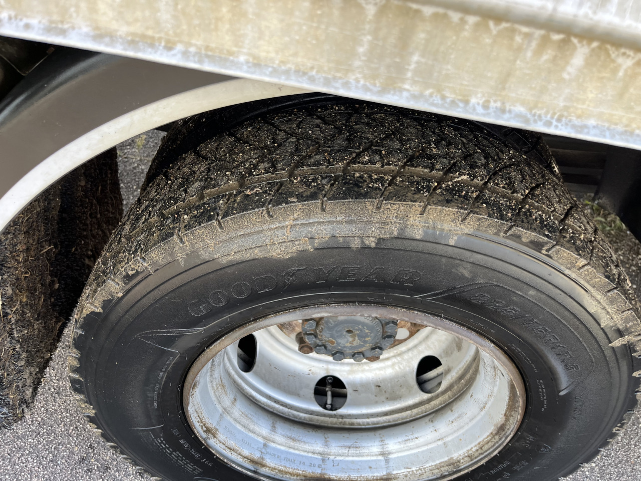 Грузовик с закрытым кузовом Iveco Eurocargo 100E22 caisse double cabine 7 places: фото 8