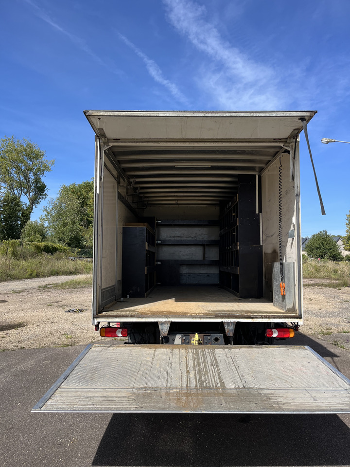 Грузовик с закрытым кузовом Iveco Eurocargo 100E22 caisse double cabine 7 places: фото 17