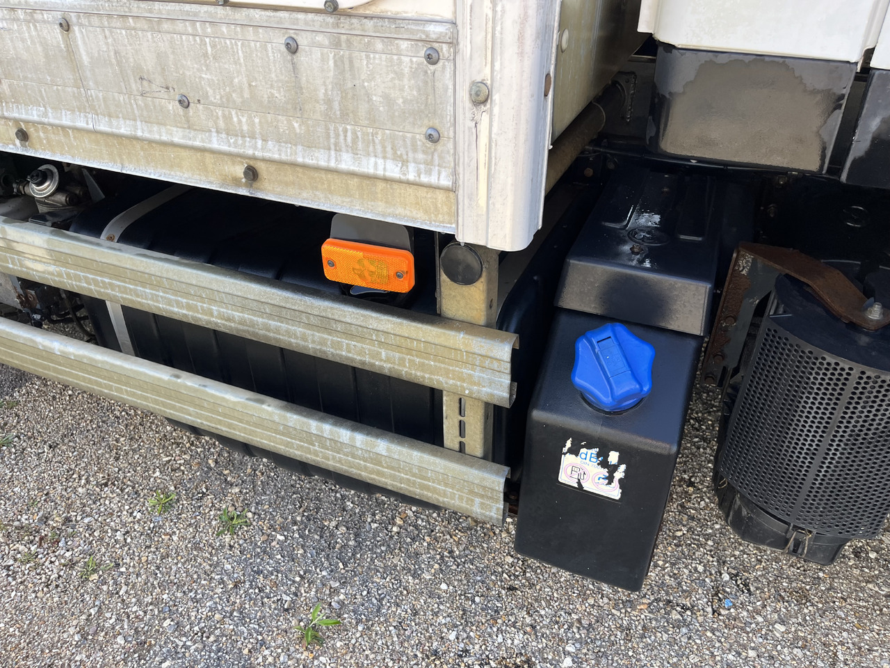 Грузовик с закрытым кузовом Iveco Eurocargo 100E22 caisse double cabine 7 places: фото 9