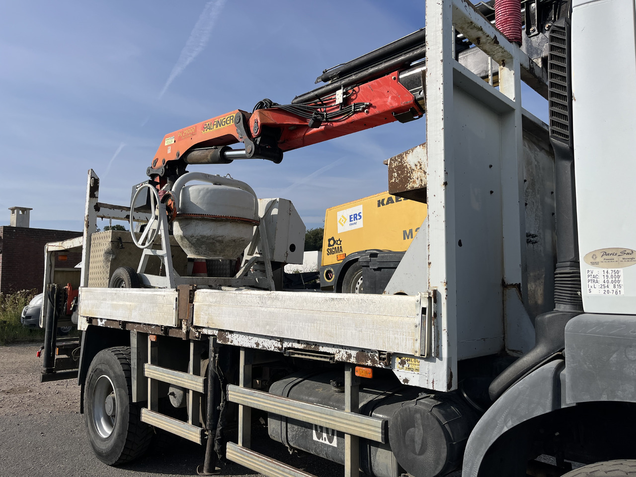 RENAULT Kerax 370dci 4x4 plateau grue Palfinger pk29002 - Грузовик бортовой/ Платформа, Автоманипулятор: фото 3 RENAULT Kerax 370dci 4x4 plateau grue Palfinger pk29002 - Грузовик бортовой/ Платформа, Автоманипулятор: фото 3