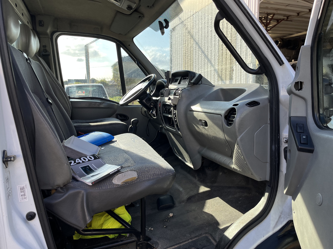 Renault Mascott 2L8 dci 130cv plateau hayon - Грузовик бортовой/ Платформа: фото 4 Renault Mascott 2L8 dci 130cv plateau hayon - Грузовик бортовой/ Платформа: фото 4