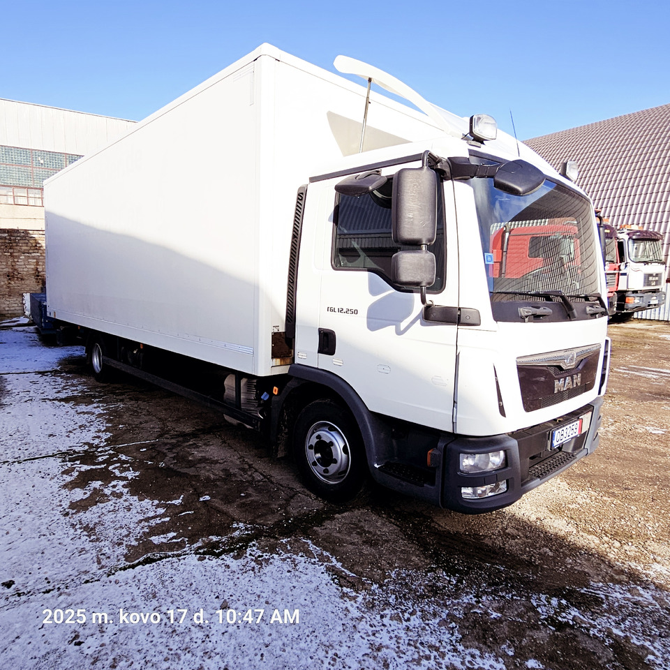MAN TGL 12.250 - Грузовик с закрытым кузовом: фото 3 MAN TGL 12.250 - Грузовик с закрытым кузовом: фото 3