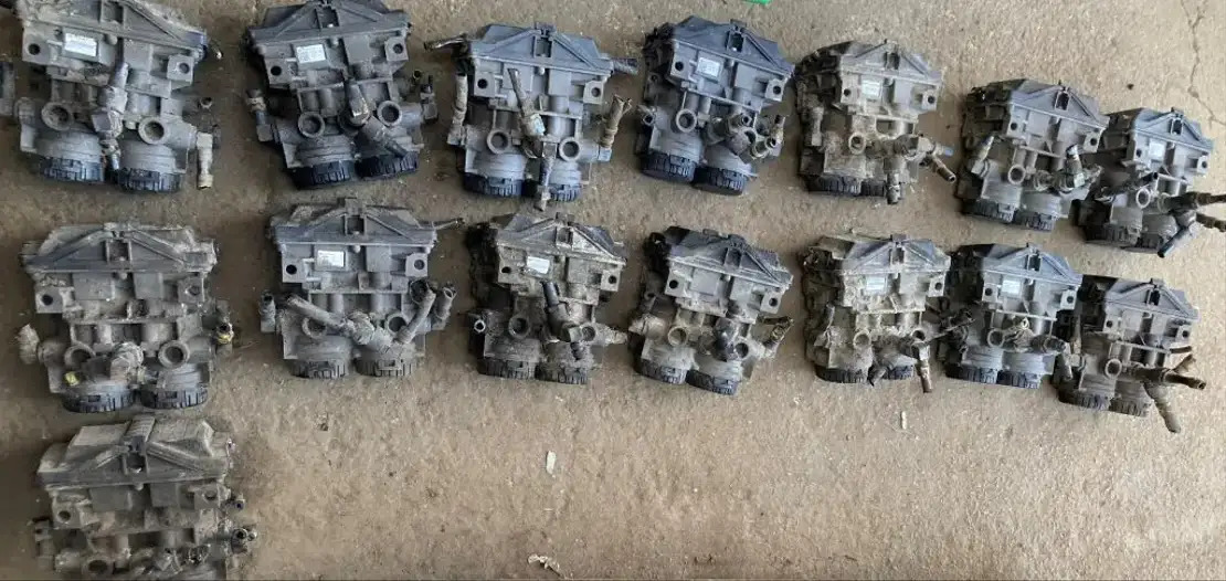 MAN Knorr Bremse 0486204017 Ventil EBS 81.52106.6014 Zweikanalmodul - Электрическая система для Автобусов: фото 2 MAN Knorr Bremse 0486204017 Ventil EBS 81.52106.6014 Zweikanalmodul - Электрическая система для Автобусов: фото 2