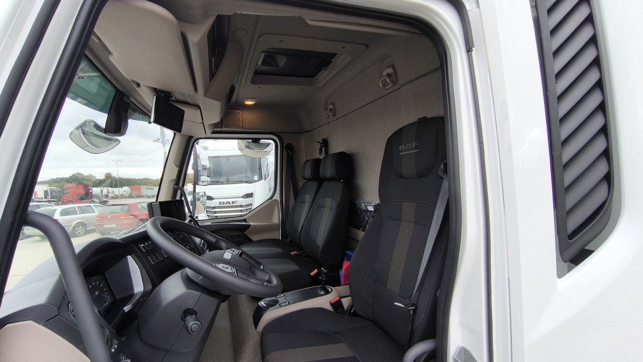 Новый Грузовик с закрытым кузовом DAF XB 210 FA: фото 7