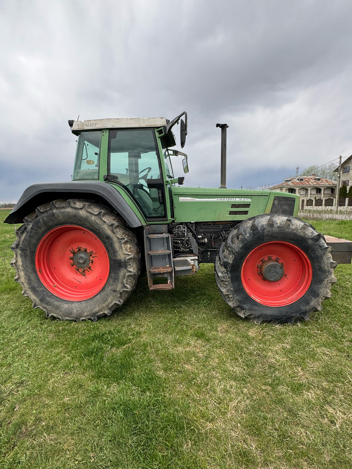Fendt 824 Tractor - Трактор: фото 5 Fendt 824 Tractor - Трактор: фото 5