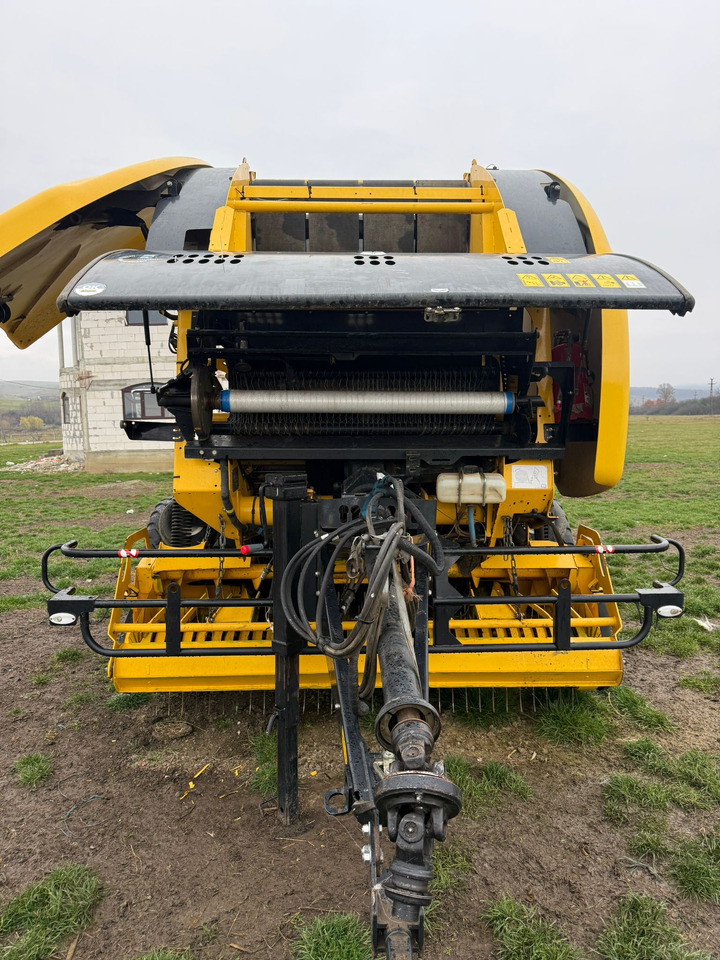 New Holland Roll-Belt 180 Baler - Пресс-подборщик рулонный: фото 2 New Holland Roll-Belt 180 Baler - Пресс-подборщик рулонный: фото 2