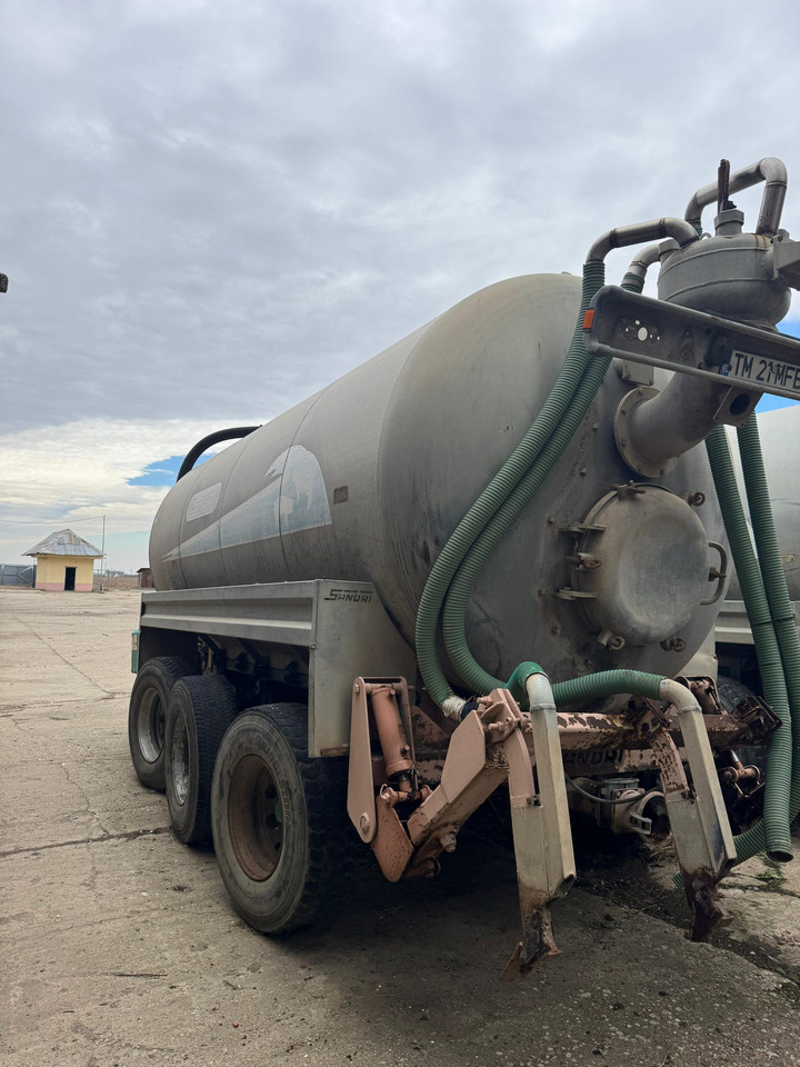 Sandri Manure spreading tank - Цистерна для жидкого навоза: фото 1 Sandri Manure spreading tank - Цистерна для жидкого навоза: фото 1