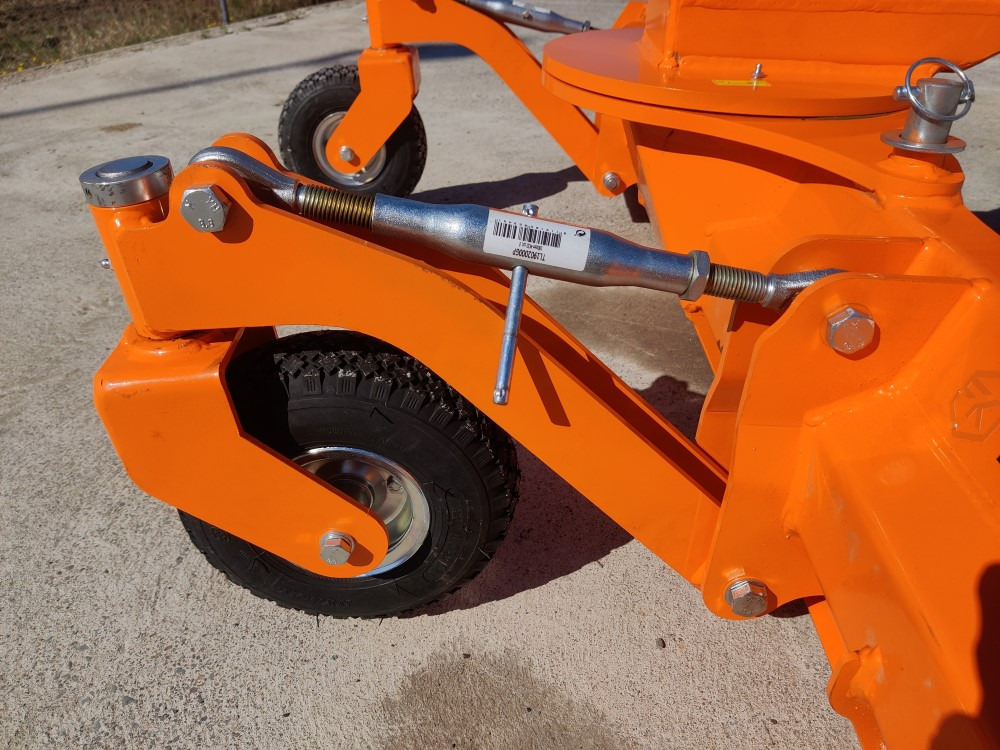 FK Machinery perälevy 160cm Tukipyörillä, terä hardox ura/sileä, kiinnitys CAT1 - Отвал для Тракторов: фото 4 FK Machinery perälevy 160cm Tukipyörillä, terä hardox ura/sileä, kiinnitys CAT1 - Отвал для Тракторов: фото 4