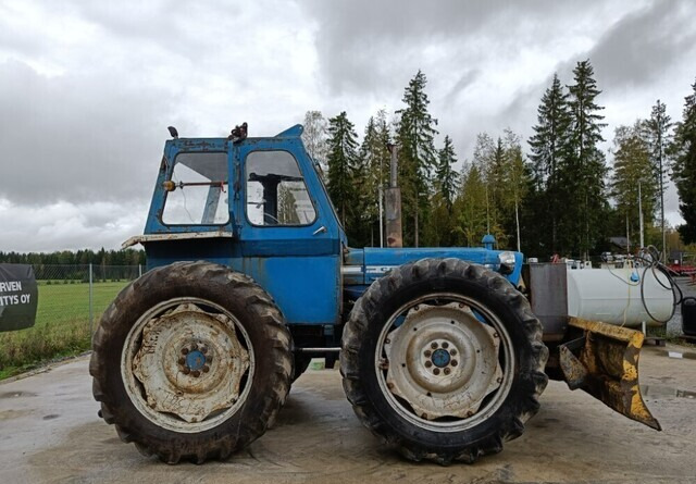 Ford County 754 Super 4 - VIDEO - Трактор: фото 3 Ford County 754 Super 4 - VIDEO - Трактор: фото 3