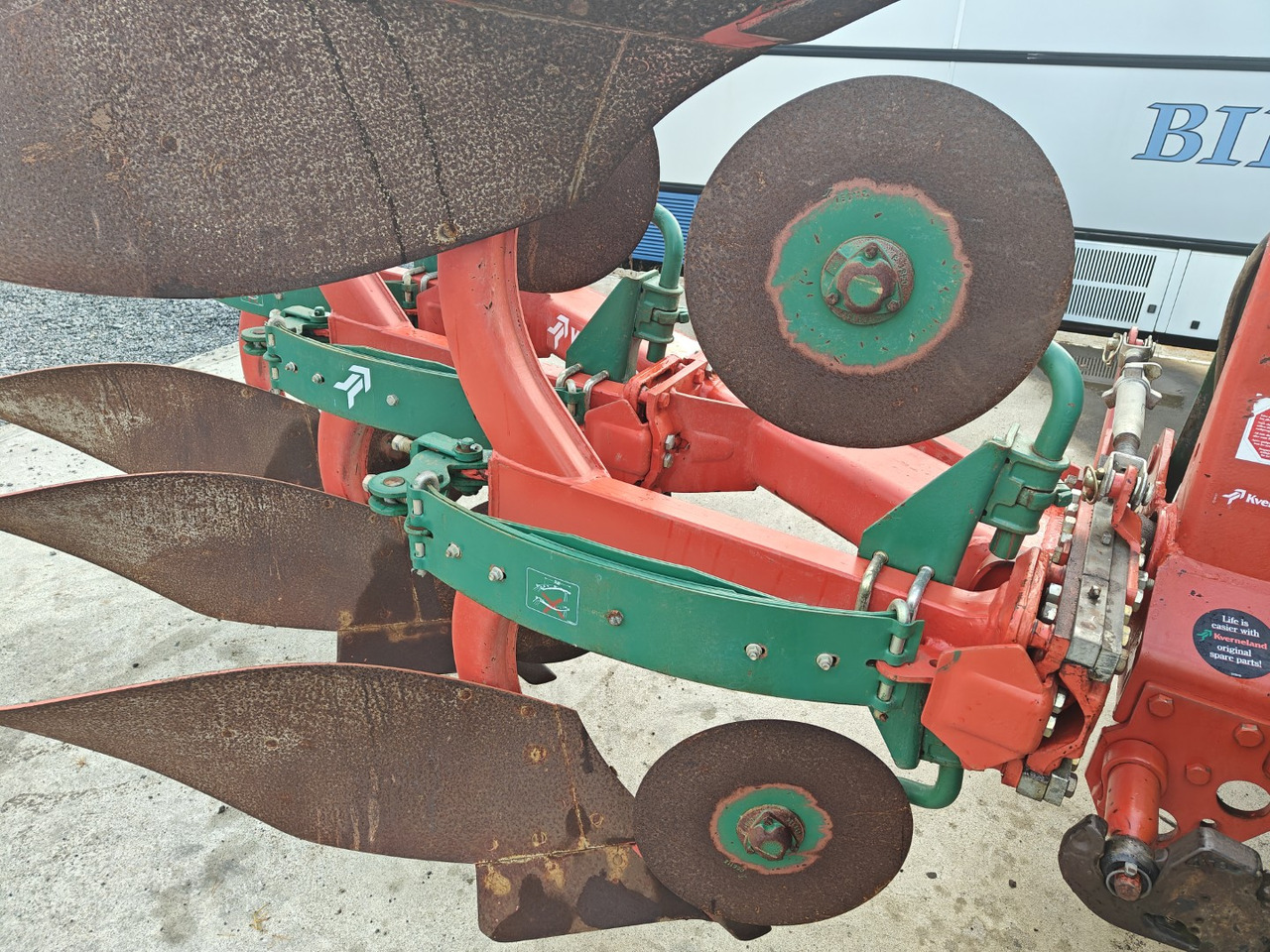 KVERNELAND E 160-8 - 3-siipinen paluuaura - Плуг: фото 5 KVERNELAND E 160-8 - 3-siipinen paluuaura - Плуг: фото 5