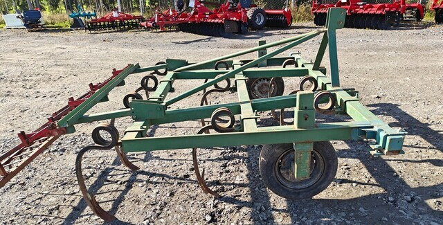 Kultivaattori 10-piikkinen - työleveys 240cm - Культиватор: фото 5 Kultivaattori 10-piikkinen - työleveys 240cm - Культиватор: фото 5