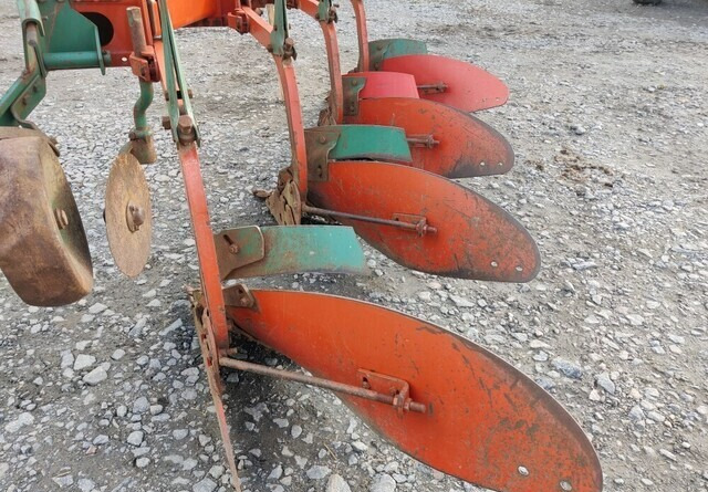 Плуг Kverneland A8 sarka-aura 4-siipinen: фото 8 Плуг Kverneland A8 sarka-aura 4-siipinen: фото 8