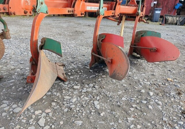 Плуг Kverneland A8 sarka-aura 4-siipinen: фото 12 Плуг Kverneland A8 sarka-aura 4-siipinen: фото 12