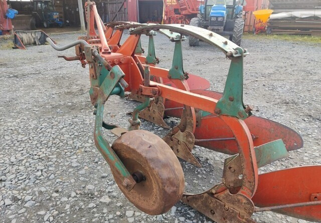 Плуг Kverneland A8 sarka-aura 4-siipinen: фото 9 Плуг Kverneland A8 sarka-aura 4-siipinen: фото 9