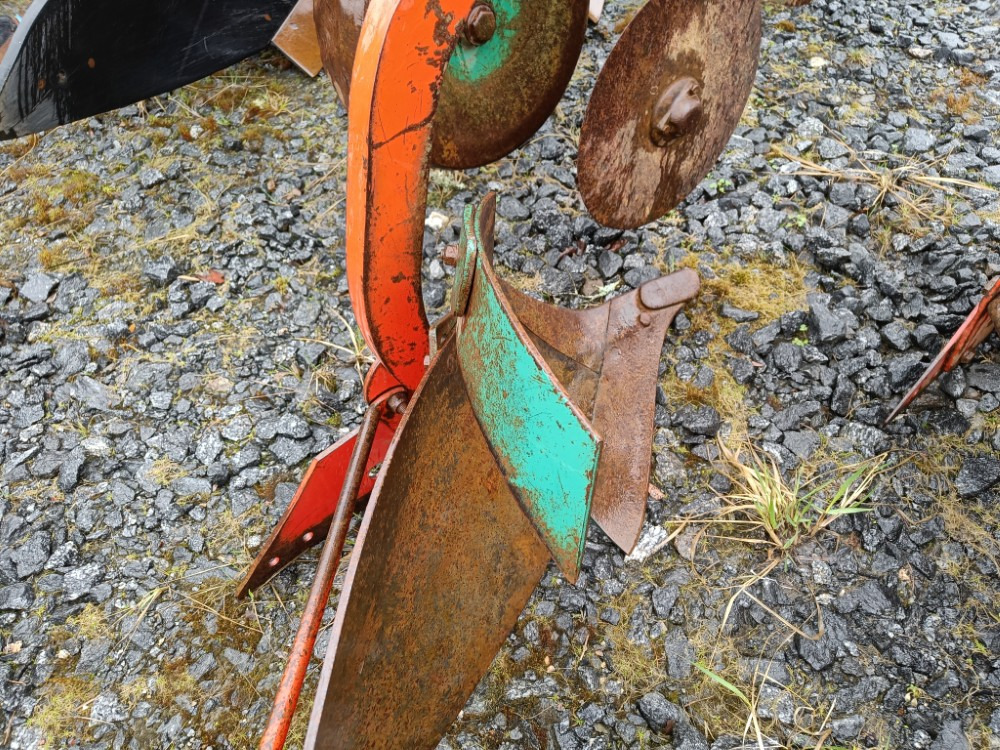 Kverneland A8 sarkia-auran lisäsiipi 16 tuumaa täydellinen - Плуг: фото 4 Kverneland A8 sarkia-auran lisäsiipi 16 tuumaa täydellinen - Плуг: фото 4