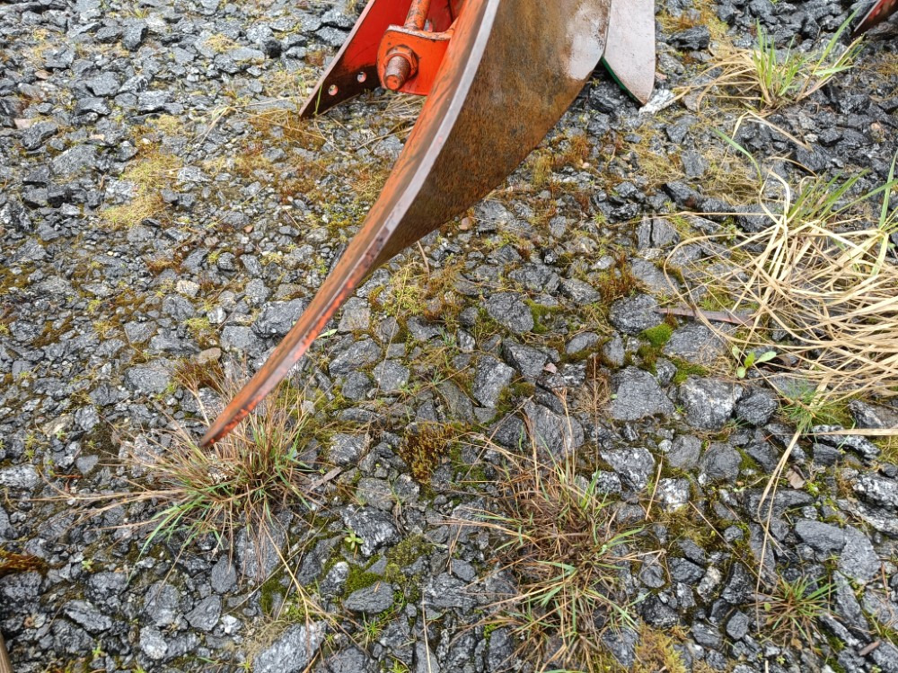 Kverneland A8 sarkia-auran lisäsiipi 16 tuumaa täydellinen - Плуг: фото 3 Kverneland A8 sarkia-auran lisäsiipi 16 tuumaa täydellinen - Плуг: фото 3