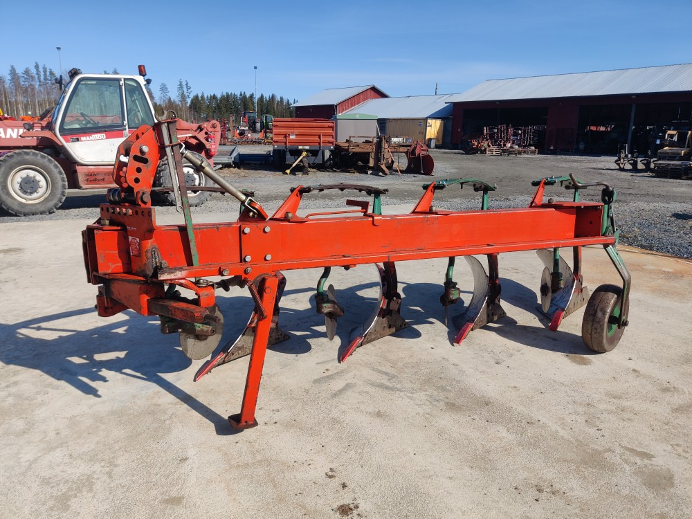 Kverneland AB8 sarka-aura 4-siipinen - Плуг: фото 1 Kverneland AB8 sarka-aura 4-siipinen - Плуг: фото 1