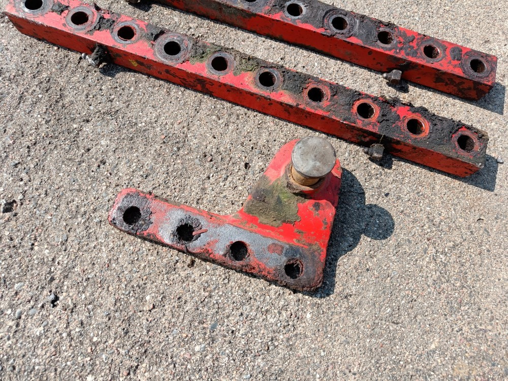 Kverneland E8 paluuauran kääntöpään liukupalat - Плуг: фото 2 Kverneland E8 paluuauran kääntöpään liukupalat - Плуг: фото 2