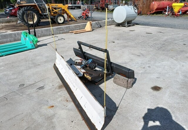 Lumilevy 230cm - vinssillä - Отвал для снега для Сельскохозяйственной техники: фото 2 Lumilevy 230cm - vinssillä - Отвал для снега для Сельскохозяйственной техники: фото 2