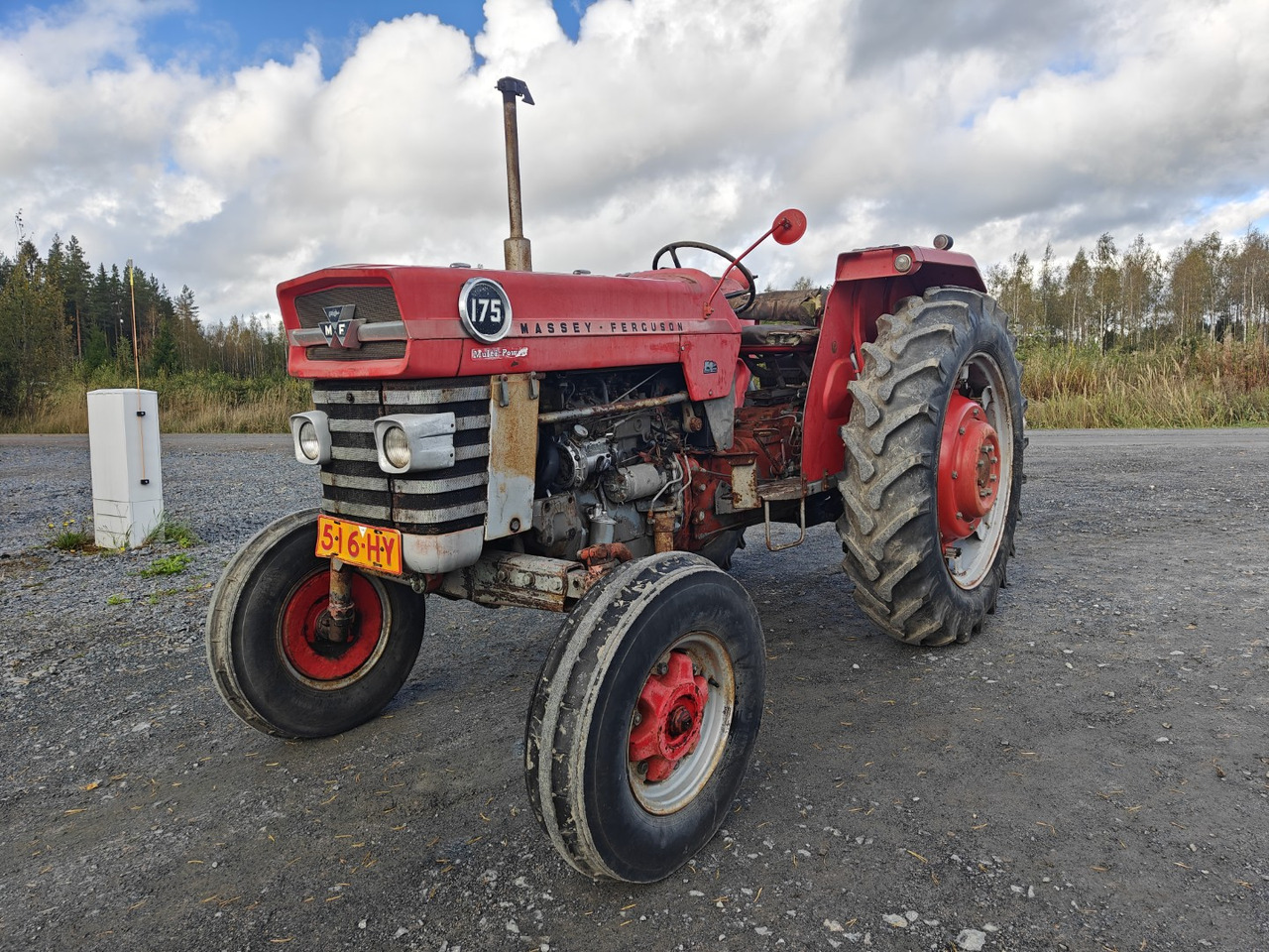 Massey Ferguson 175 Multi Power Avomalli, katso video! - Трактор: фото 1 Massey Ferguson 175 Multi Power Avomalli, katso video! - Трактор: фото 1
