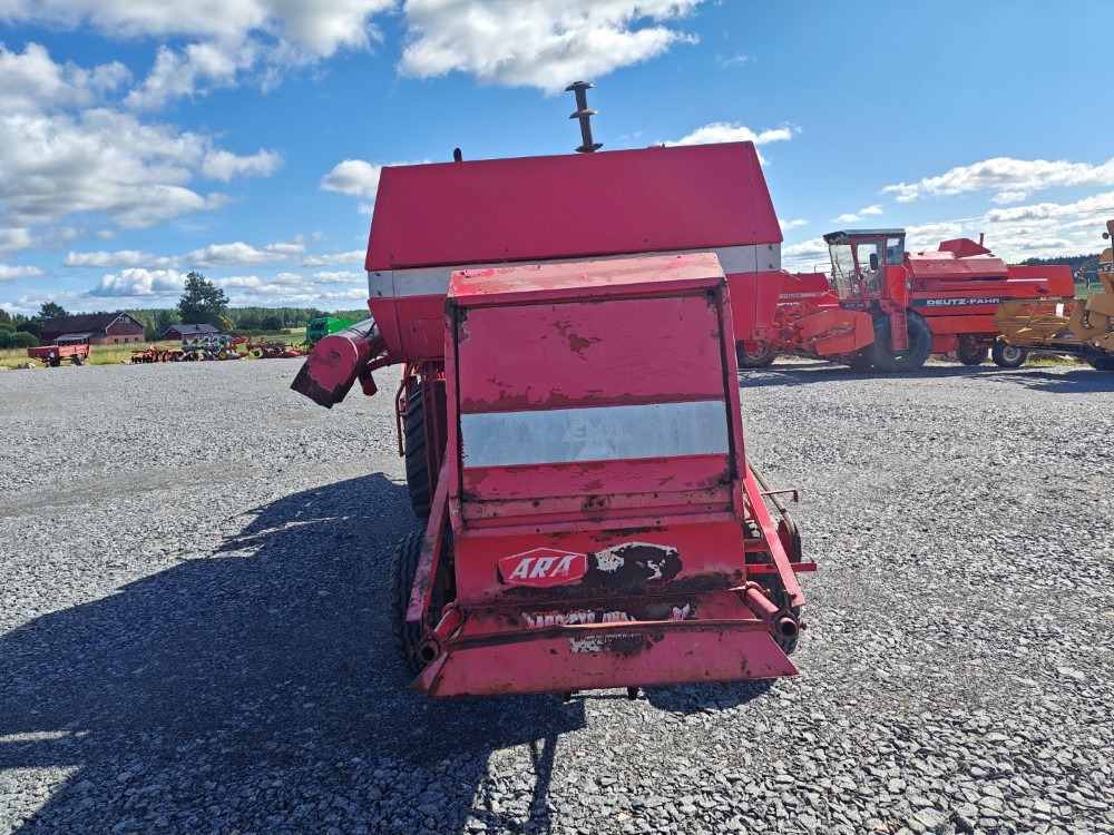 Massey Ferguson 187 Katso video! - Зерноуборочный комбайн: фото 3 Massey Ferguson 187 Katso video! - Зерноуборочный комбайн: фото 3