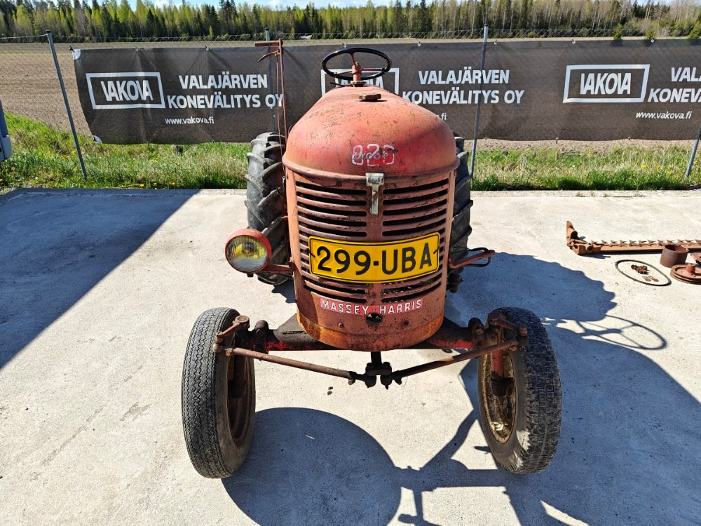 Massey Harris 820D harvinainen 2-sylinterinen diesel, katso video! - Трактор: фото 3 Massey Harris 820D harvinainen 2-sylinterinen diesel, katso video! - Трактор: фото 3