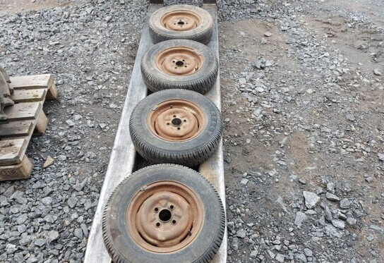 Renkaat 12 tuumaa vanteilla - Шины и диски для Сельскохозяйственной техники: фото 1 Renkaat 12 tuumaa vanteilla - Шины и диски для Сельскохозяйственной техники: фото 1