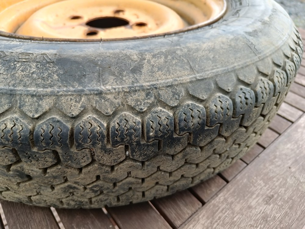 Renkaat 165SR15 vanteilla 2 kpl Heywang paalaimesta - Колесо для Пресс-подборщиков тюковых: фото 3 Renkaat 165SR15 vanteilla 2 kpl Heywang paalaimesta - Колесо для Пресс-подборщиков тюковых: фото 3