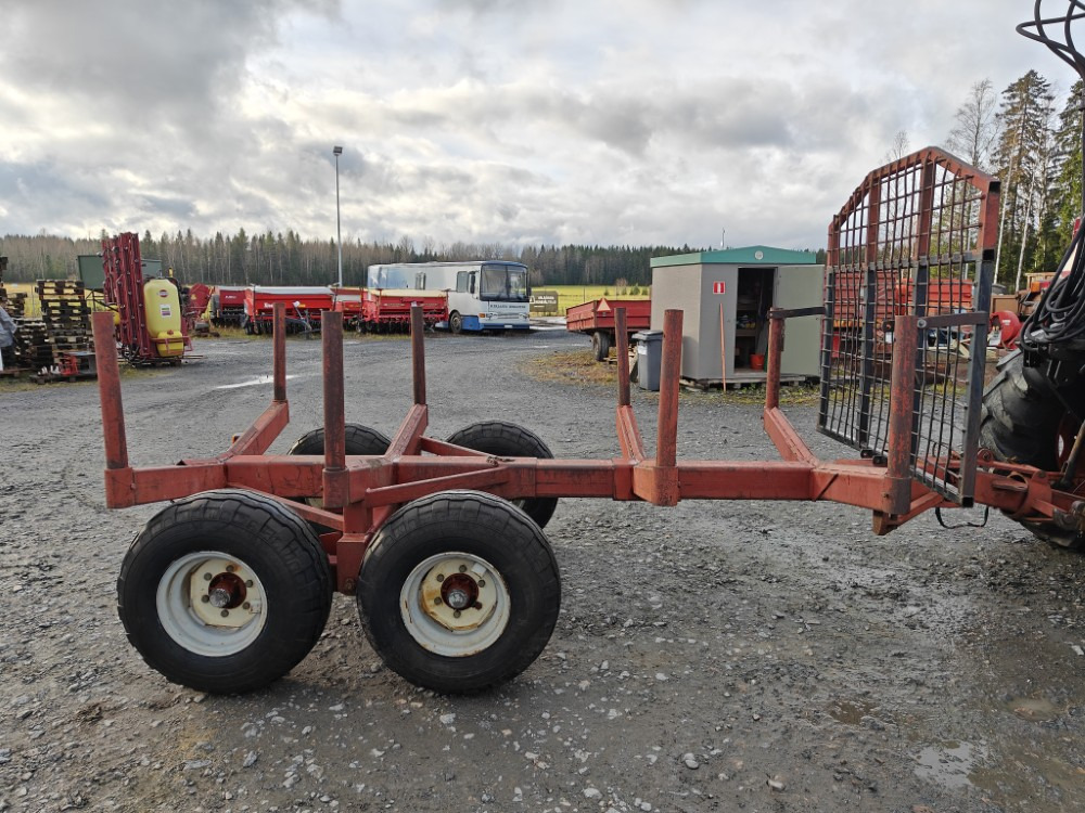 Rysky Metsävaunu telillä - Лесной прицеп: фото 4 Rysky Metsävaunu telillä - Лесной прицеп: фото 4