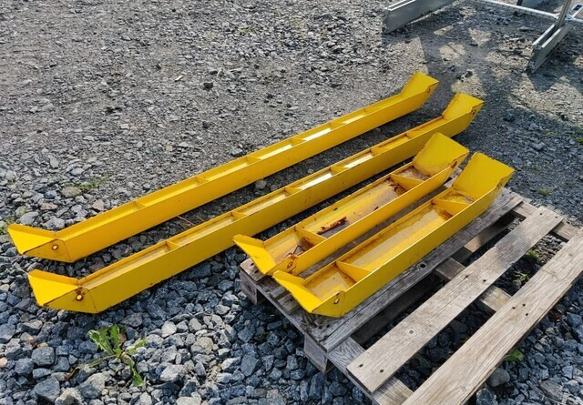 Törmäyssuojia - metallisia - Запчасти для Погрузочно-разгрузочной техники: фото 2 Törmäyssuojia - metallisia - Запчасти для Погрузочно-разгрузочной техники: фото 2