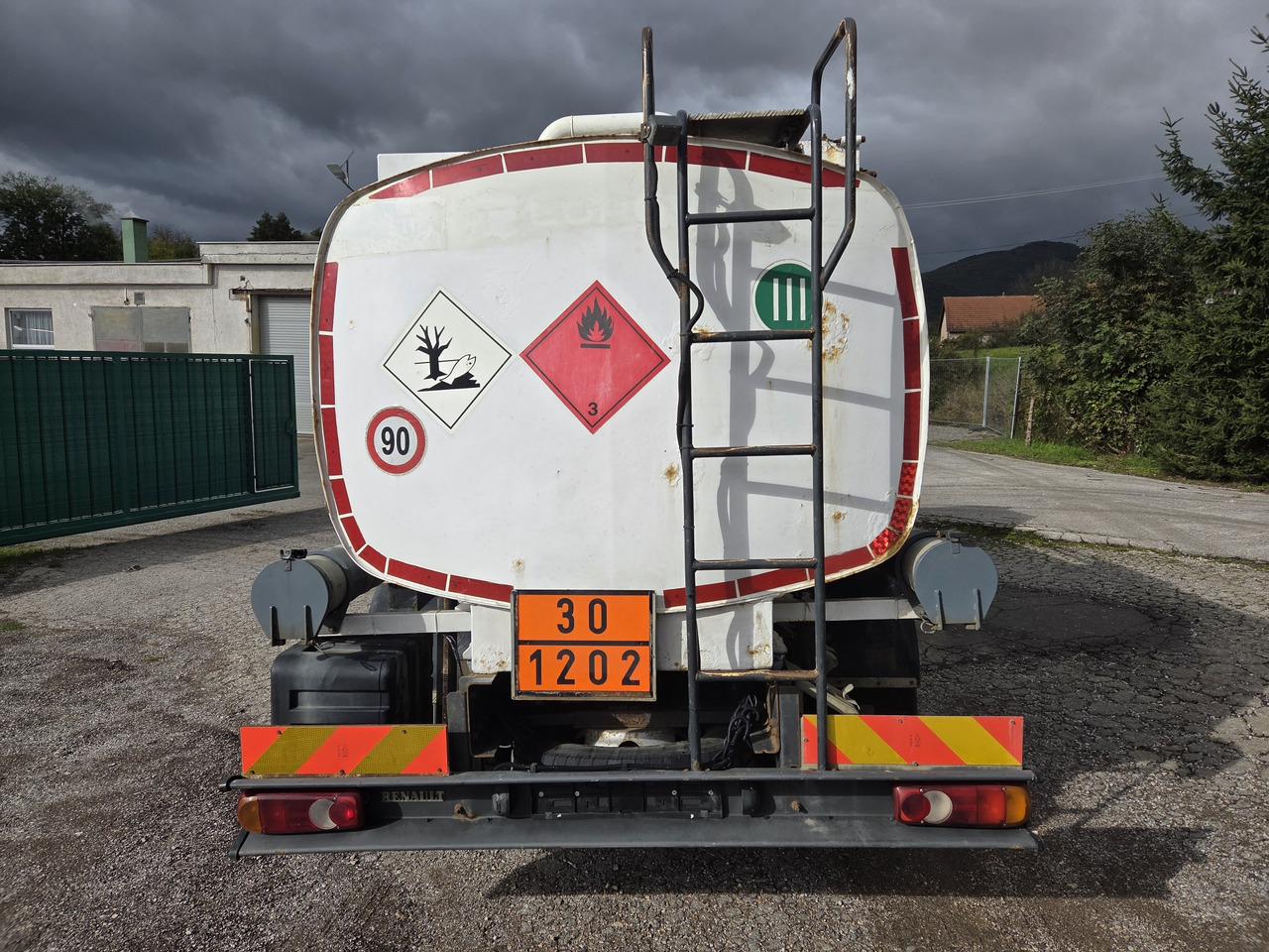 RENAULT MIDLUM 180.10 diesel tanker + dispensing + print - Грузовик-цистерна: фото 5 RENAULT MIDLUM 180.10 diesel tanker + dispensing + print - Грузовик-цистерна: фото 5