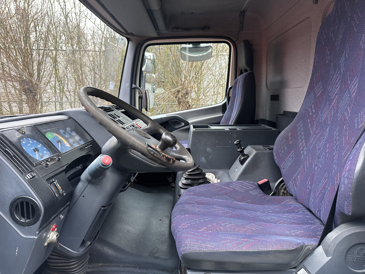 Фото интерьера 1: Крюковой мультилифт MERCEDES-BENZ Atego