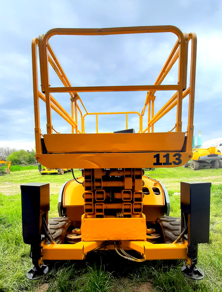 HAULOTTE Compact 12 DX - Ножничный подъемник: фото 5 HAULOTTE Compact 12 DX - Ножничный подъемник: фото 5