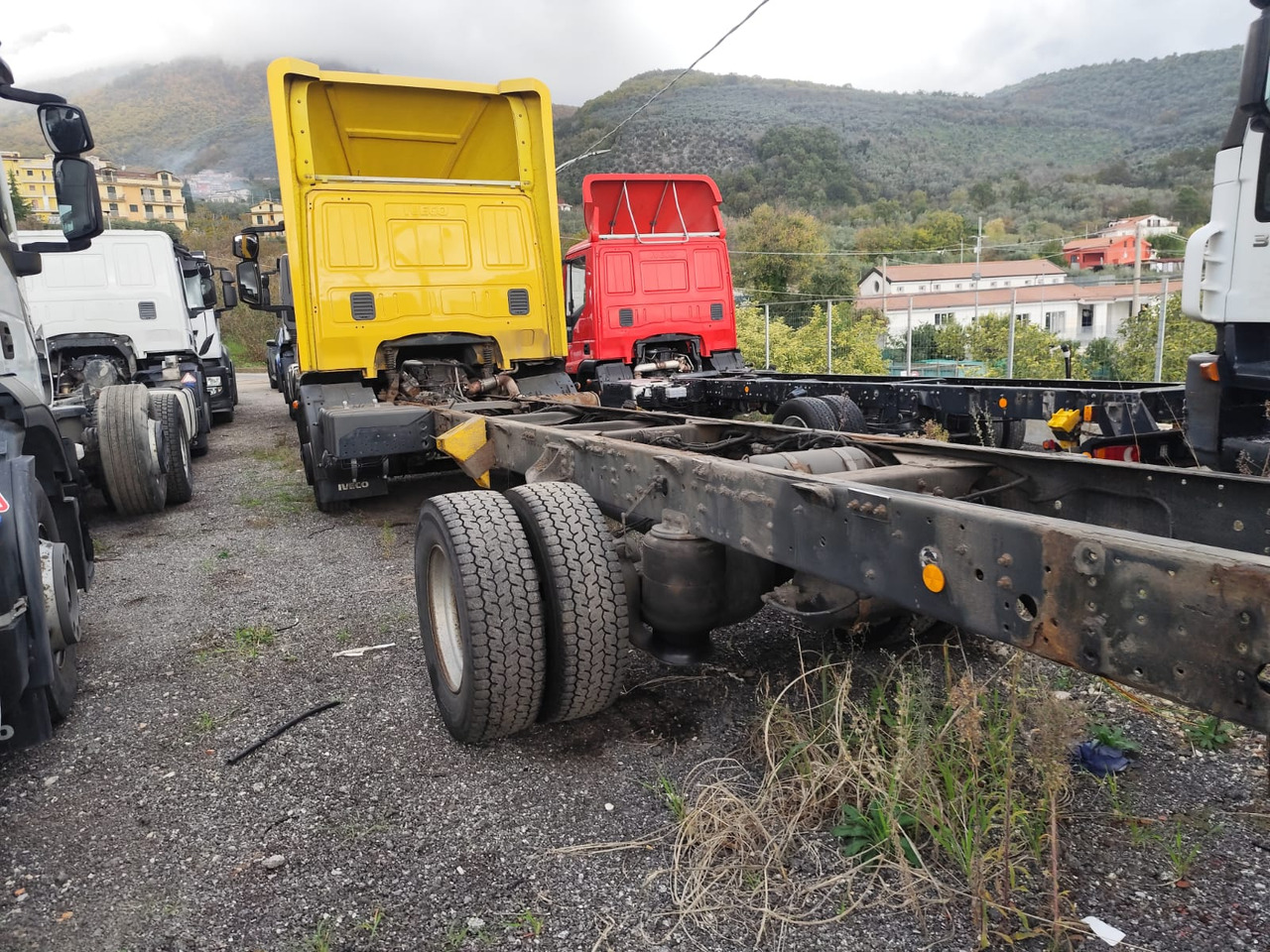 IVECO EUROCARGO 120E28P - Грузовик-шасси: фото 2 IVECO EUROCARGO 120E28P - Грузовик-шасси: фото 2