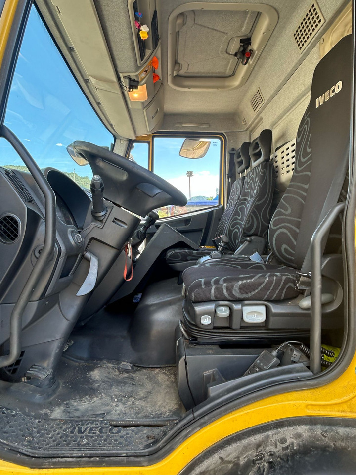 IVECO EUROCARGO 120E28P - Грузовик-шасси: фото 2 IVECO EUROCARGO 120E28P - Грузовик-шасси: фото 2
