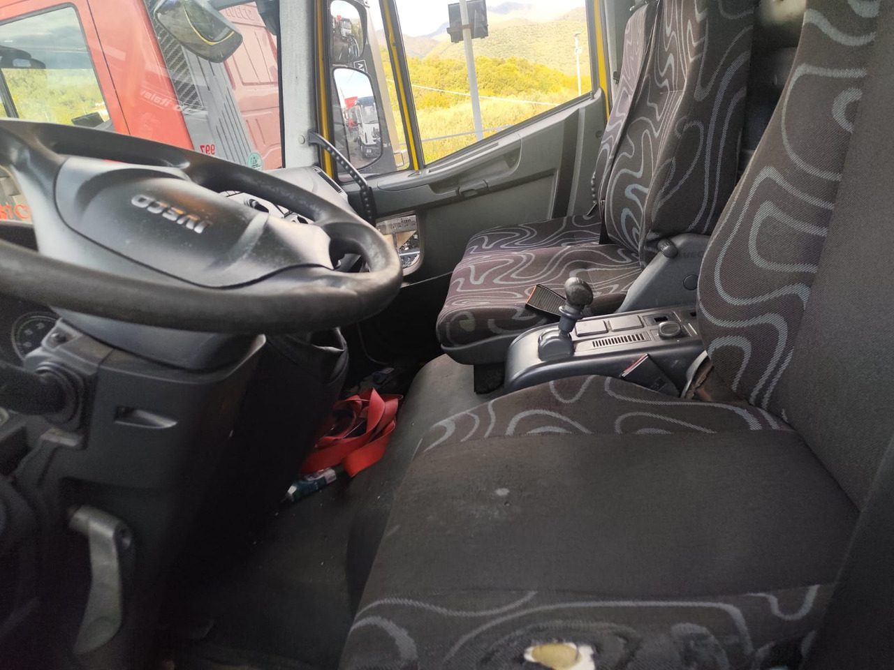 IVECO EUROCARGO 120E28P - Грузовик-шасси: фото 5 IVECO EUROCARGO 120E28P - Грузовик-шасси: фото 5