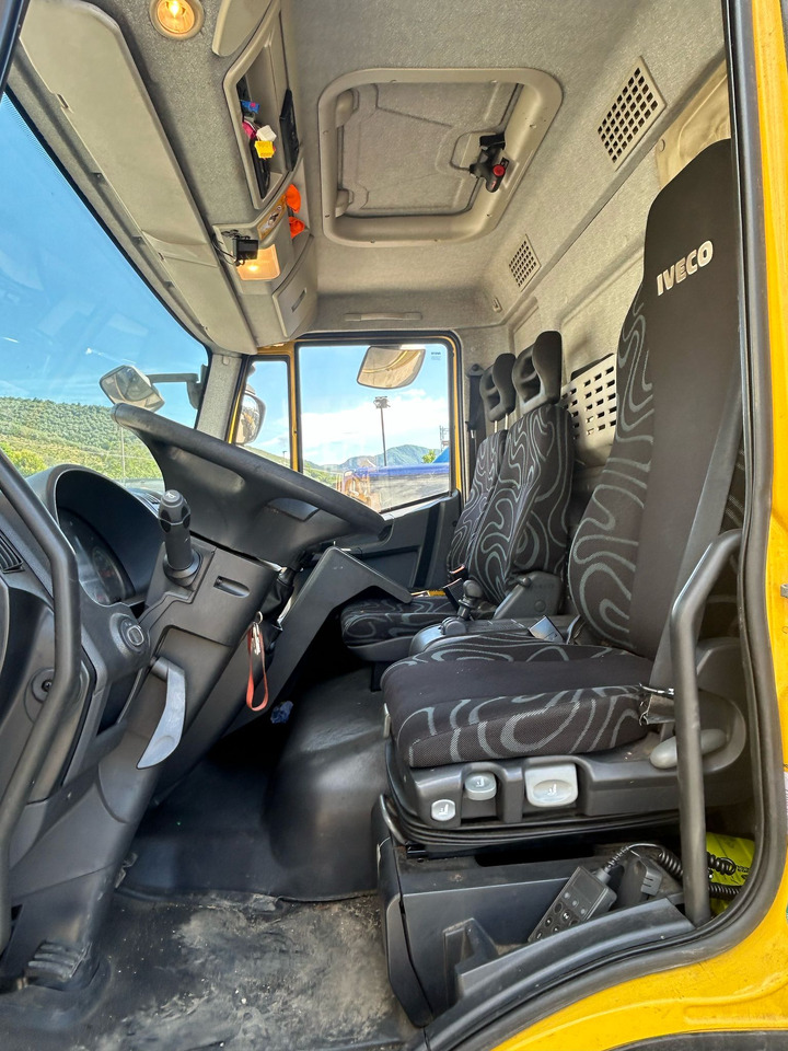 IVECO EUROCARGO 120E28P - Грузовик-шасси: фото 3 IVECO EUROCARGO 120E28P - Грузовик-шасси: фото 3
