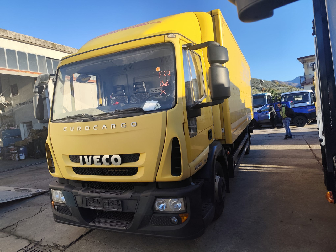 IVECO EUROCARGO 120E28P - Грузовик-шасси: фото 1 IVECO EUROCARGO 120E28P - Грузовик-шасси: фото 1