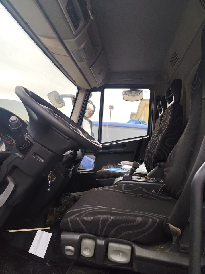 IVECO EUROCARGO 140E25 - Грузовик-шасси: фото 4 IVECO EUROCARGO 140E25 - Грузовик-шасси: фото 4