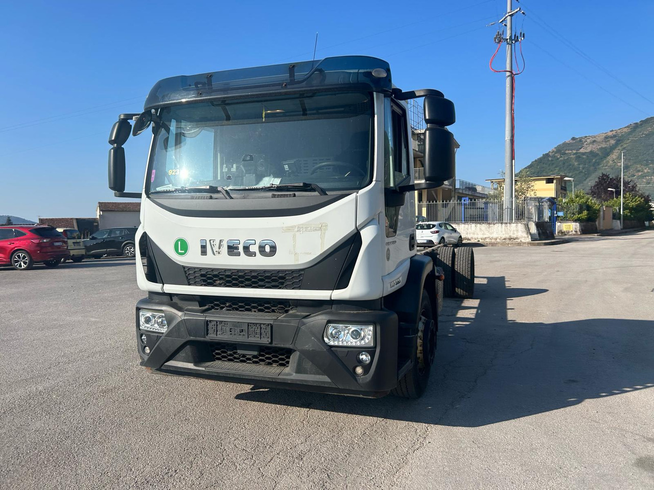 IVECO EUROCARGO 180-320 - Грузовик-шасси: фото 1 IVECO EUROCARGO 180-320 - Грузовик-шасси: фото 1