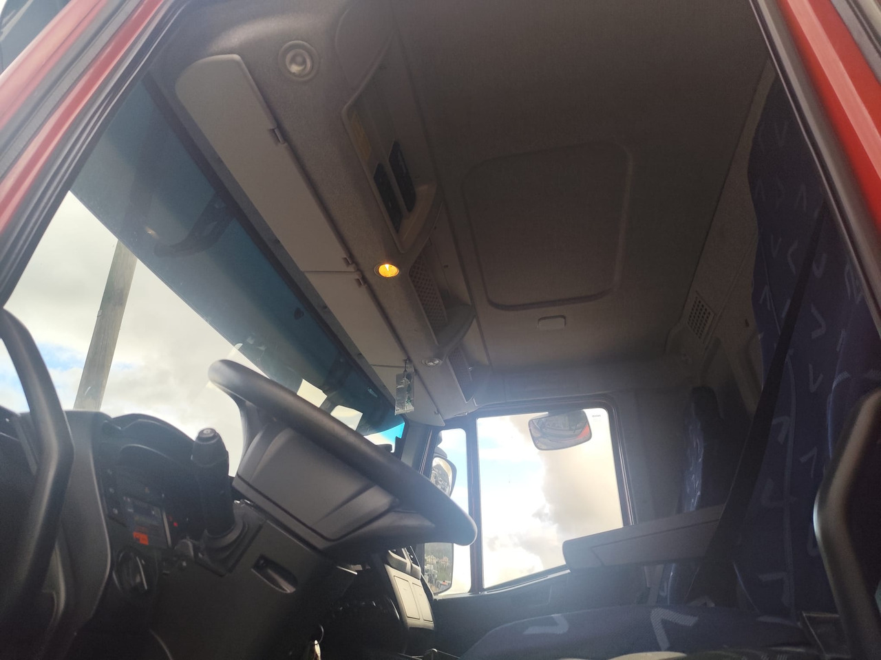 IVECO STRALIS 190S31 - Грузовик-шасси: фото 4 IVECO STRALIS 190S31 - Грузовик-шасси: фото 4