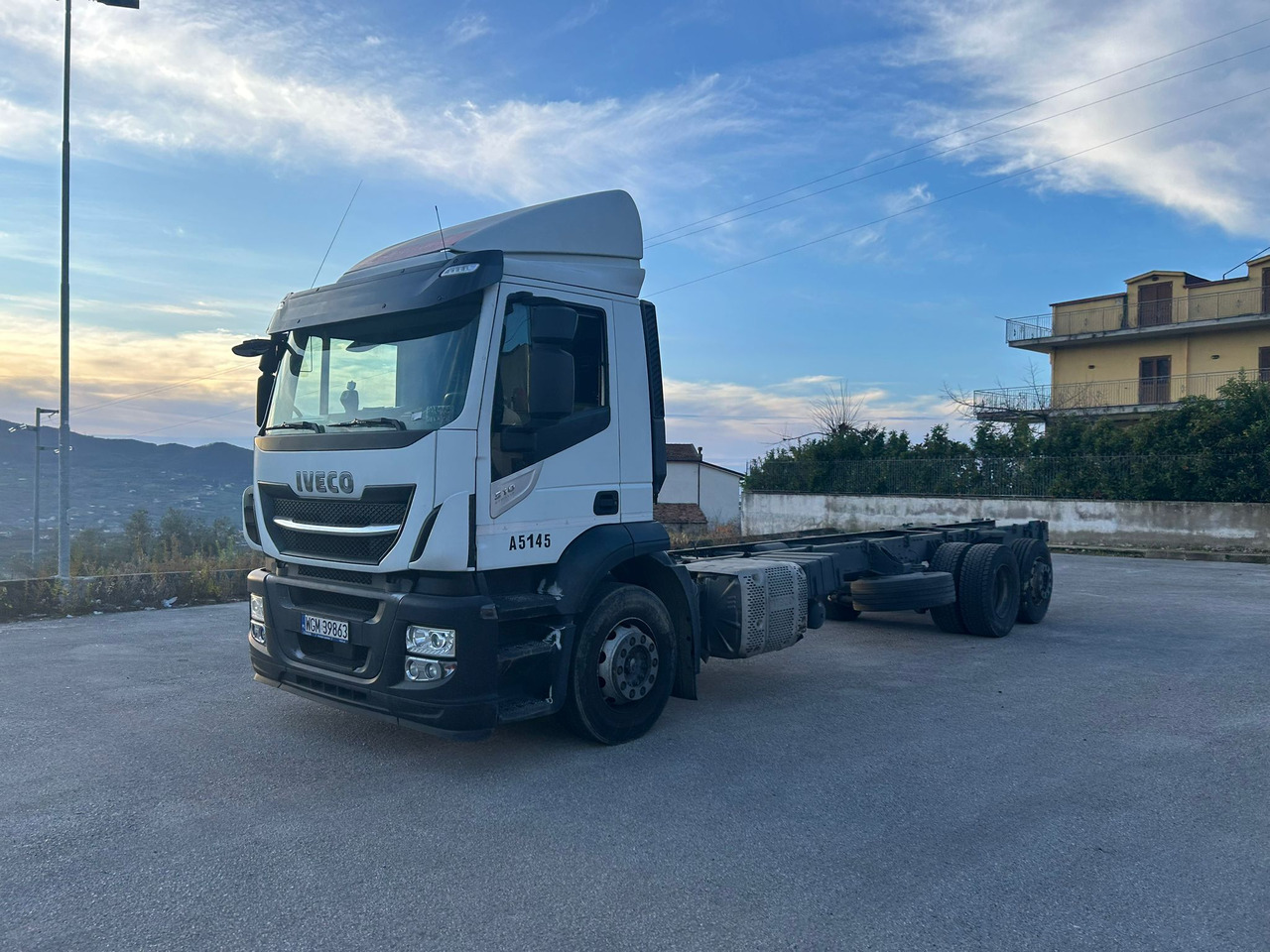 IVECO STRALIS AD 260S31 XP - Грузовик-шасси: фото 1 IVECO STRALIS AD 260S31 XP - Грузовик-шасси: фото 1