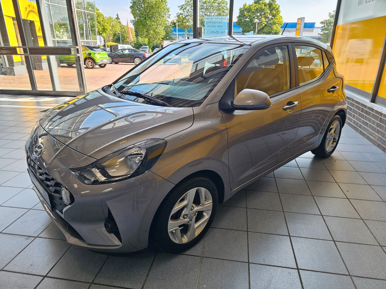 Hyundai i10 Trend AUTOMATIK SHZ PDC LenkrHzg DAB Spurhal - Легковой автомобиль: фото 4 Hyundai i10 Trend AUTOMATIK SHZ PDC LenkrHzg DAB Spurhal - Легковой автомобиль: фото 4