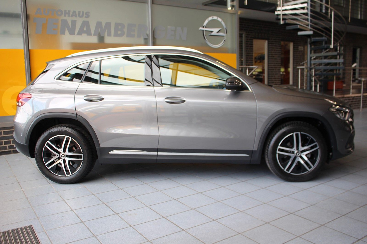 Mercedes-Benz GLA 180 Progressive Navi LED Kamera - Внедорожник: фото 3 Mercedes-Benz GLA 180 Progressive Navi LED Kamera - Внедорожник: фото 3
